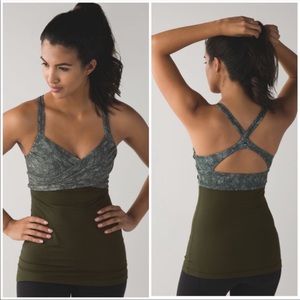 Lululemon Wrap It Up Tank Top Gator Green/Jazzy White Size 8 shelf bra